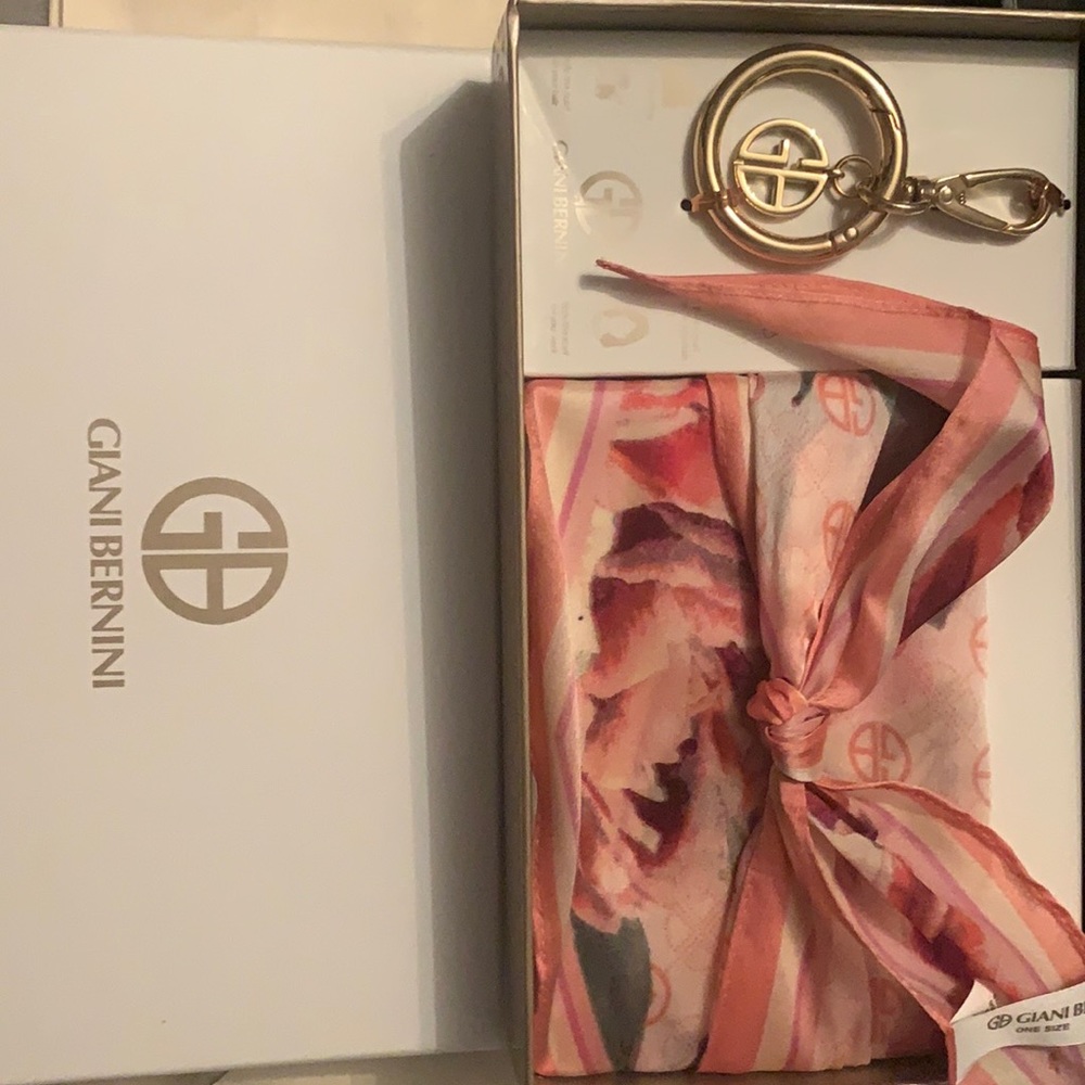 Giani Bernini Pink Kite Scarf & Key Chain set